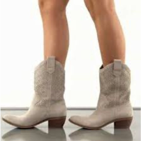 BCBGeneration Bastille cowboy boots tan suede size 7 - Picture 2 of 10